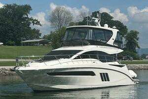 2016 Sea Ray 510 FLY thumbnail 3