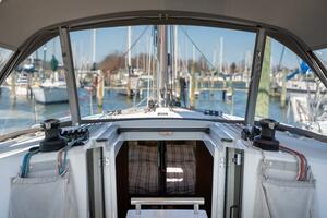 Fine Tuned 38ft Beneteau Yacht For Sale