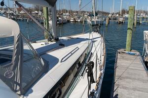 Fine Tuned 38ft Beneteau Yacht For Sale