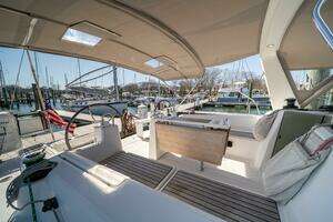 2019 Beneteau Oceanis 38.1 thumbnail 31