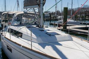 Fine Tuned 38ft Beneteau Yacht For Sale