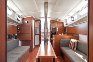 Fine Tuned 38ft Beneteau Yacht For Sale