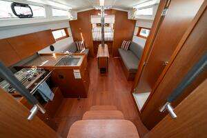 2019 Beneteau Oceanis 38.1 thumbnail 5