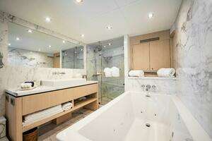 2011 Sunseeker 34 Metre Yacht thumbnail 48