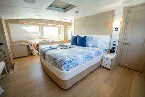 2011 Sunseeker 34 Metre Yacht thumbnail 43