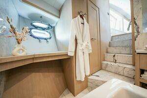 2011 Sunseeker 34 Metre Yacht thumbnail 53