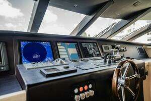 2011 Sunseeker 34 Metre Yacht thumbnail 41