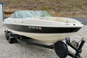 22ft Maxum Yacht For Sale