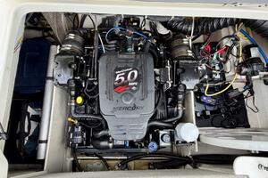 22ft Maxum Yacht For Sale