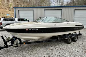 22ft Maxum Yacht For Sale