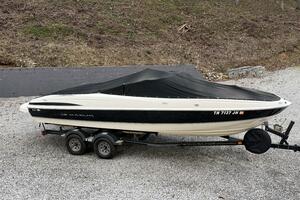 22ft Maxum Yacht For Sale
