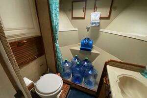 1972 Chris-Craft Commander Flush Deck thumbnail 28