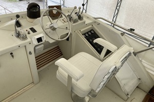 1972 Chris-Craft Commander Flush Deck thumbnail 8
