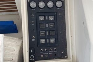 1972 Chris-Craft Commander Flush Deck thumbnail 9