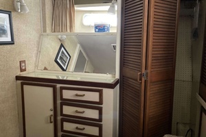 1972 Chris-Craft Commander Flush Deck thumbnail 26