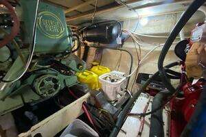 1972 Chris-Craft Commander Flush Deck thumbnail 31