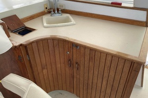 1972 Chris-Craft Commander Flush Deck thumbnail 14