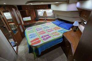 2000 Cruisers Yachts 4450 Express Motor Yacht thumbnail 54