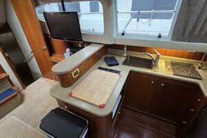 2000 Cruisers Yachts 4450 Express Motor Yacht thumbnail 33