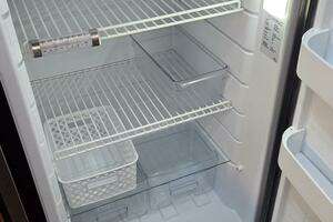 2000 Cruisers Yachts 4450 Express Motor Yacht thumbnail 37