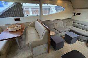 2000 Cruisers Yachts 4450 Express Motor Yacht thumbnail 32
