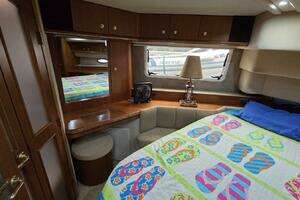 2000 Cruisers Yachts 4450 Express Motor Yacht thumbnail 56