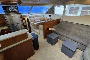 2000 Cruisers Yachts 4450 Express Motor Yacht thumbnail 30
