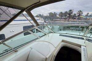 2000 Cruisers Yachts 4450 Express Motor Yacht thumbnail 28