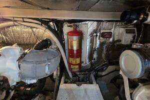 2000 Cruisers Yachts 4450 Express Motor Yacht thumbnail 70