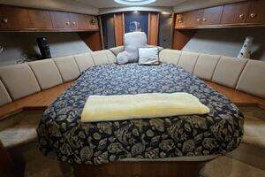 2000 Cruisers Yachts 4450 Express Motor Yacht thumbnail 49