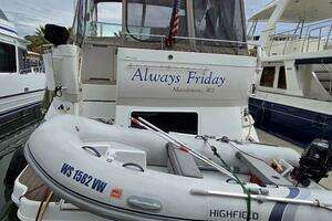 2000 Cruisers Yachts 4450 Express Motor Yacht thumbnail 4
