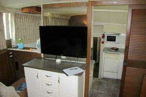 1973 Chris-Craft 55 Commander thumbnail 27