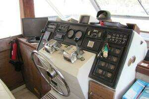 1973 Chris-Craft 55 Commander thumbnail 18