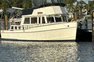 1991 Grand Banks 42 Classic thumbnail 5