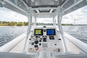2015 Intrepid 375 CC thumbnail 14
