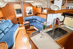 CAROLINA MOON 38ft Hunter Yacht For Sale