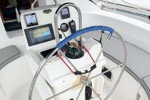 CAROLINA MOON 38ft Hunter Yacht For Sale