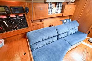 CAROLINA MOON 38ft Hunter Yacht For Sale