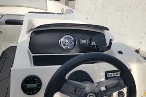 17ft Bayliner Yacht For Sale