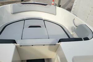 17ft Bayliner Yacht For Sale