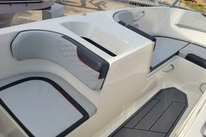 17ft Bayliner Yacht For Sale