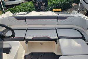 17ft Bayliner Yacht For Sale
