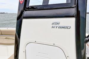 Photo 5993147 for 2020 NauticStar 251 Hybrid Feeln' Reel 