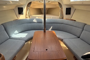 Neon Leon 30ft Hunter Yacht For Sale