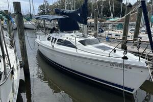 Neon Leon 30ft Hunter Yacht For Sale