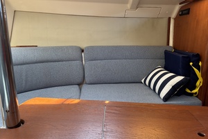 Neon Leon 30ft Hunter Yacht For Sale