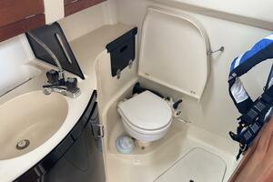 Neon Leon 30ft Hunter Yacht For Sale