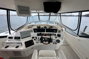 2002 Sea Ray 560 Sedan Bridge thumbnail 12