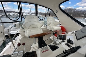 2002 Sea Ray 560 Sedan Bridge thumbnail 19