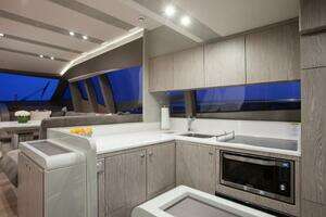 2018 Ferretti Yachts thumbnail 26